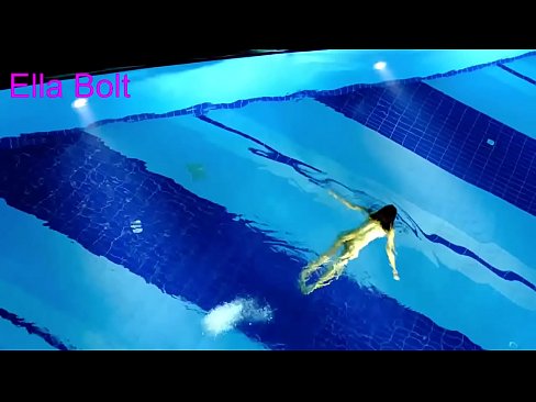 ❤️ నేను చూడటం ఆపలేను, ELLA BOLT రిసార్ట్ పూల్‌లో నగ్నంగా ఈత కొడుతూ దొరికిన యువ అందగత్తె ️ సూపర్ పోర్న్ te.hentaibar.ru ☑